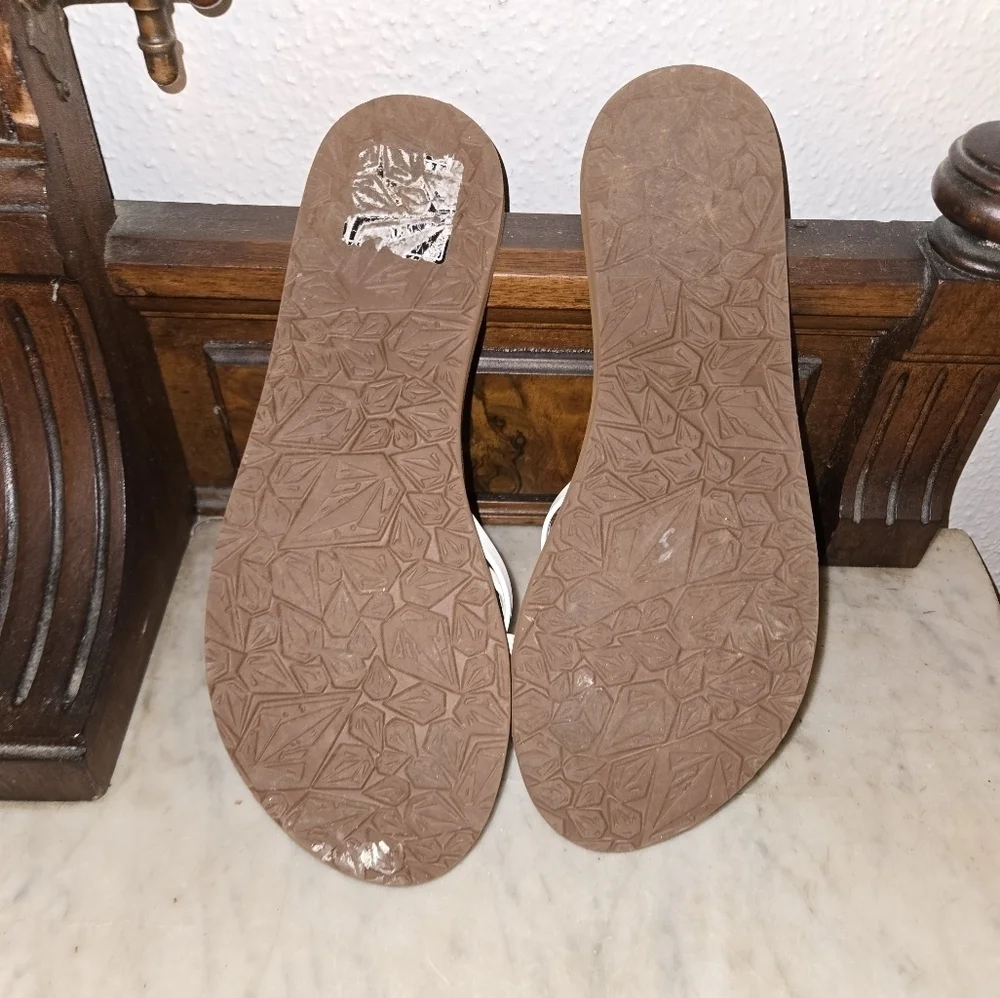 Volcom Slippers - Picture 3 of 3